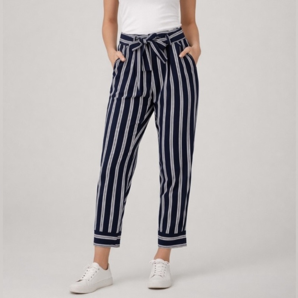⚓️ Striped Tie-Waist Cropped Trousers